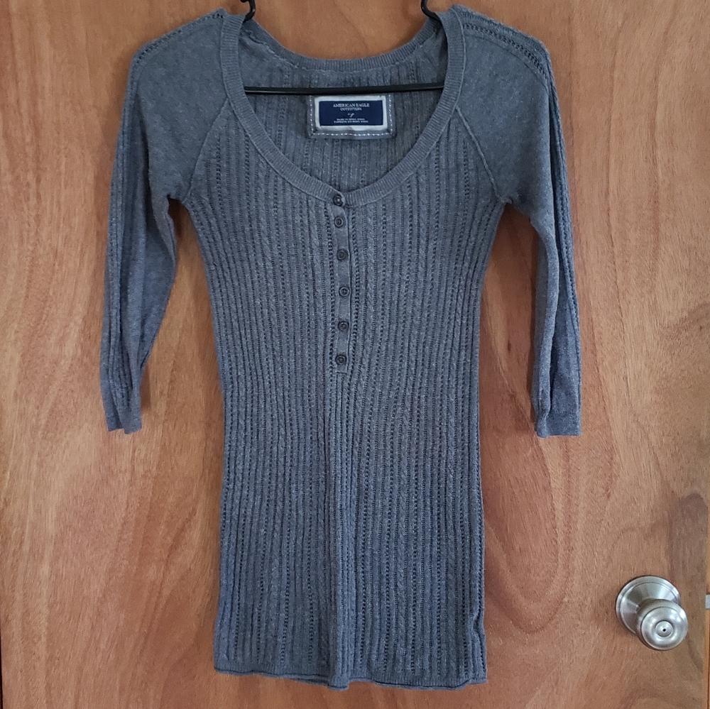 Women's Small American Eagle Henley